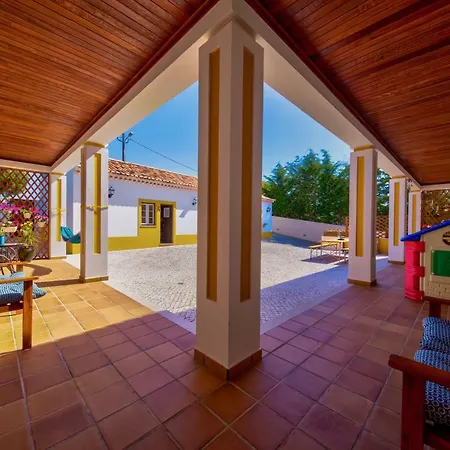 A Casa Da Andorinha * Salir de Matos